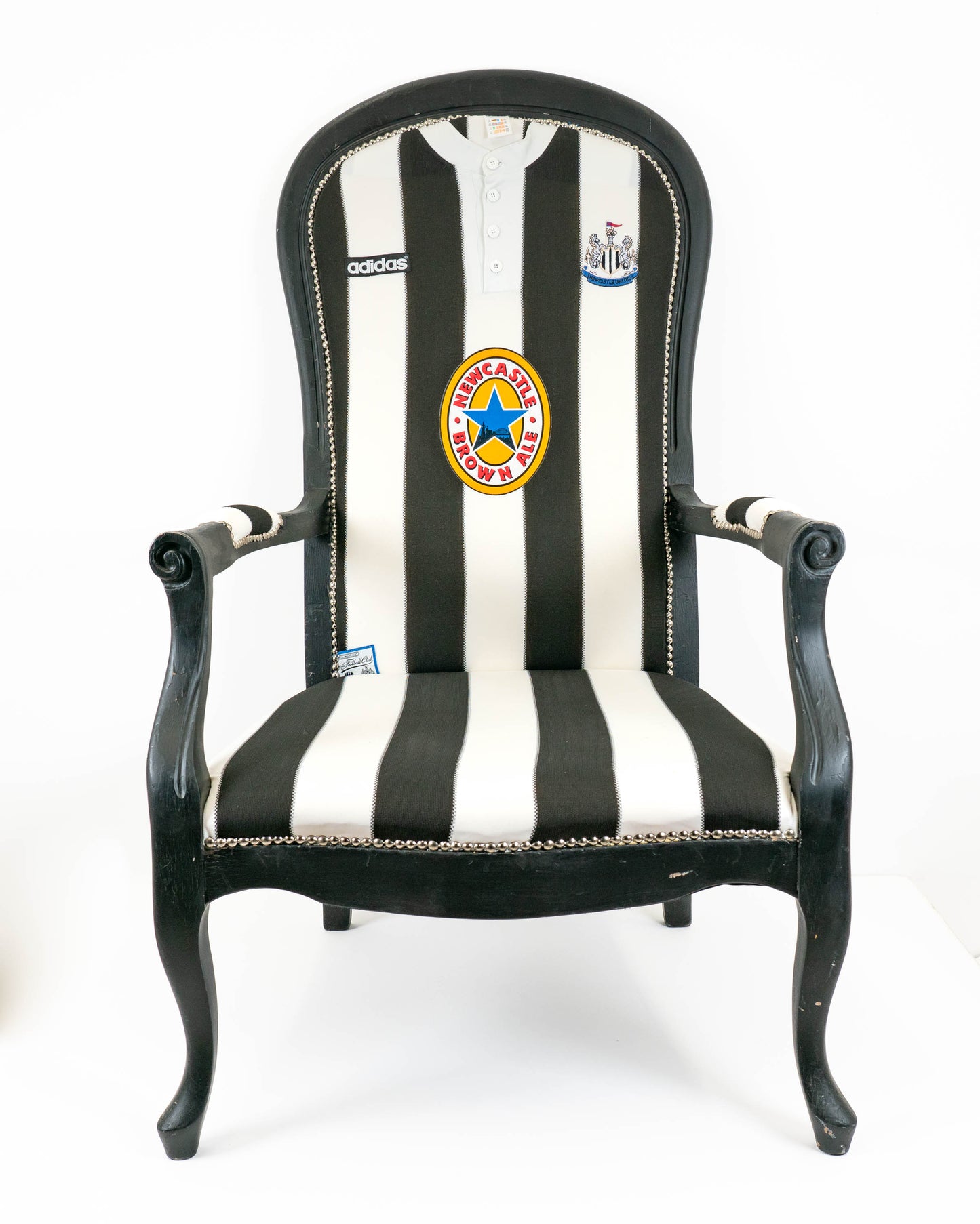 Signed Les Ferdinand Match-Worn Newcastle United Football Shirt Upholstered Arm Chair